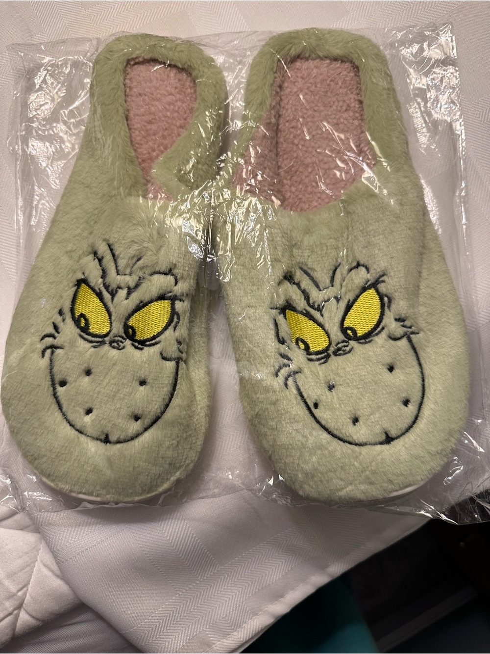 New Adults Plush Green Grinch Slippers, EU44-45